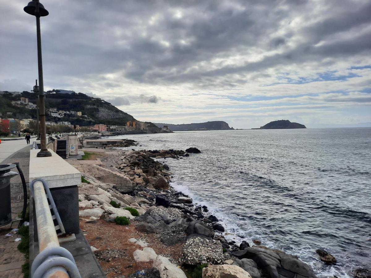 Lungomare Bed and Breakfast Pozzuoli Exteriör bild